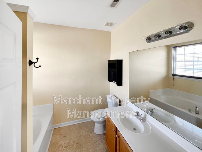 Building Photo - 104 Coxton Mill Ct