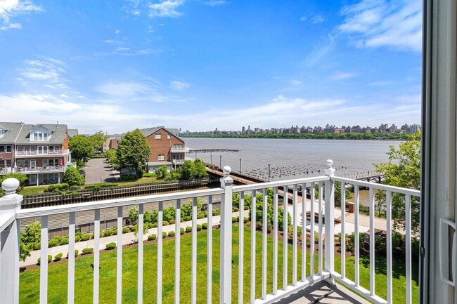 Building Photo - 500 Fulton Ct