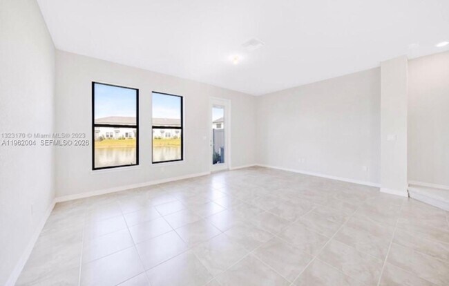 Building Photo - 2163 Appleton Cir S