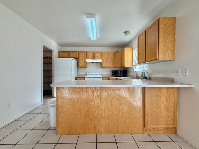 Building Photo - 1336 S 1400 E