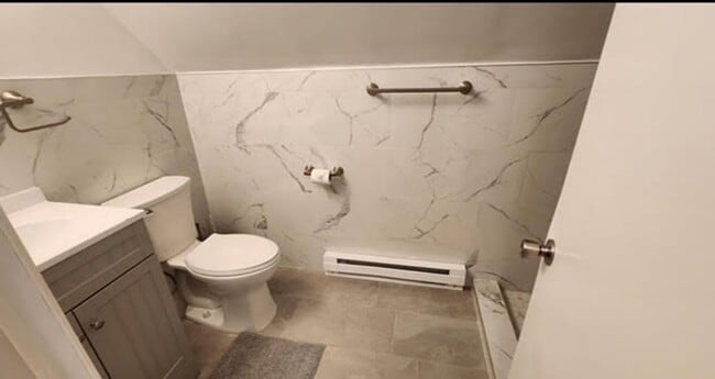 Building Photo - Privacy , Nature & Comfort All in one place