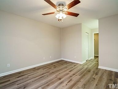 Master BR viewing walk-in closet and BA - 622 New Kent Plz