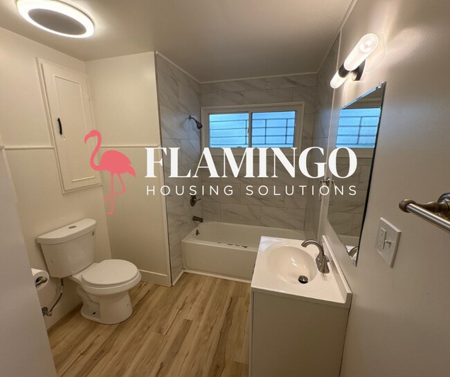 Building Photo - 305 Mercer Ave