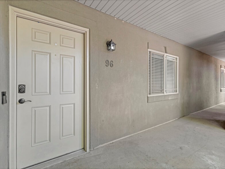 Building Photo - 943 W 580 S