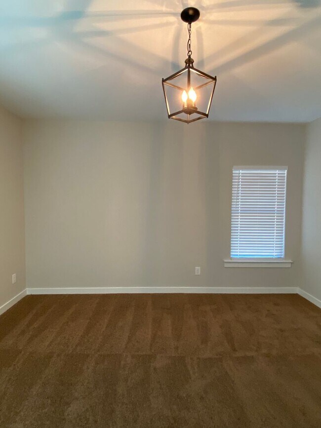 Building Photo - Home for Rent in Brookwood ... Available to View Now!!!