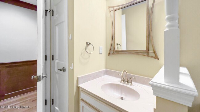 Building Photo - 1508 Sylvan Wynde