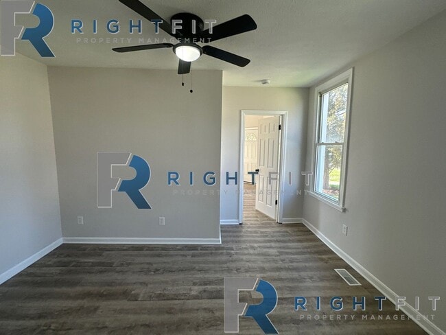 Building Photo - Newly Renovated 2 Bed, 1 Bath in Middletown