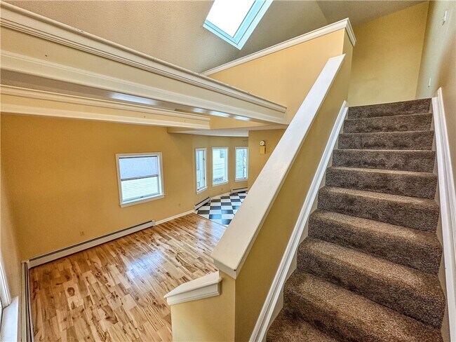 Building Photo - 113 Comfort St