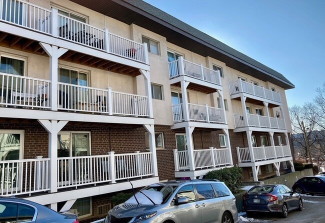 Building Photo - 205 Independence Ave