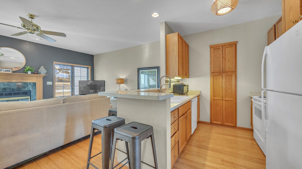 Kitchen - 516 Otto Way