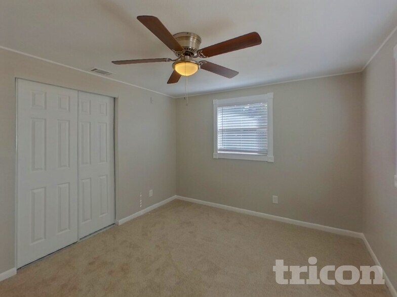 Building Photo - 8589 Lantana Dr