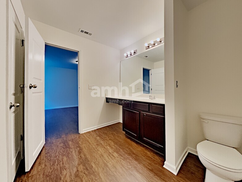 Building Photo - 350 Scotland Dr