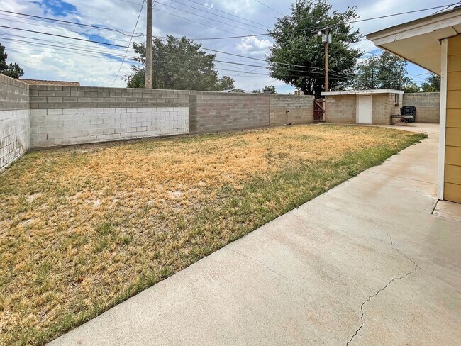 Building Photo - 129 W Alto Dr