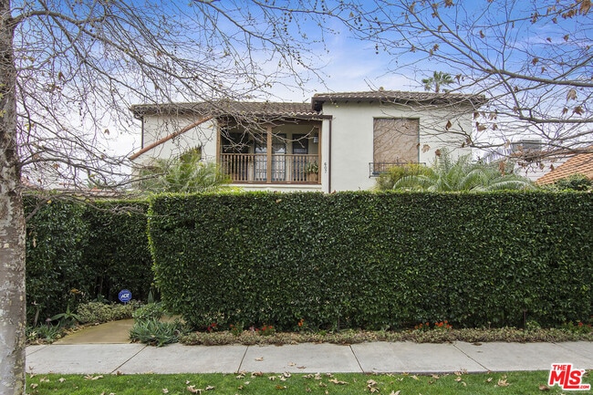 Building Photo - 607 N Kilkea Dr