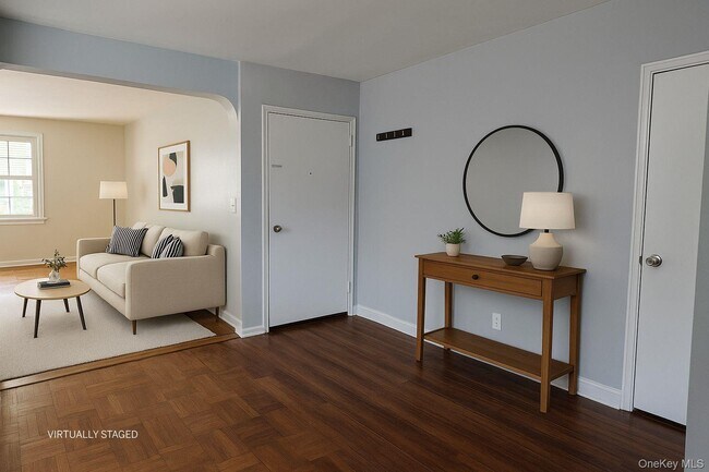 Building Photo - 1022 E 211th St