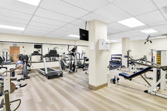 Building Photo - 2701 N Ocean Blvd