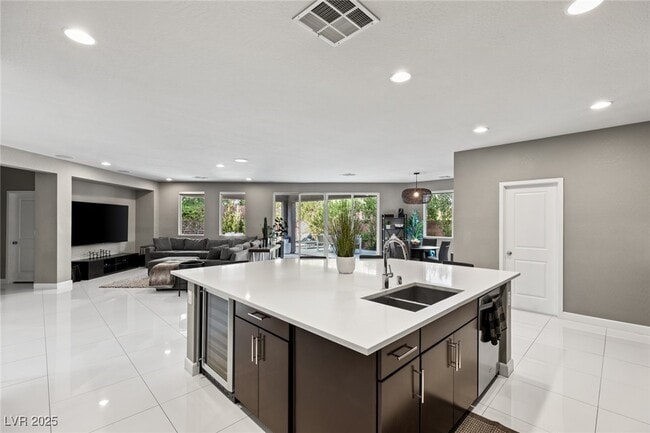 Building Photo - 338 Azar Swan Ave