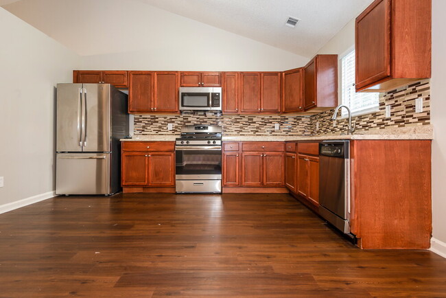 Building Photo - 338 Brookside Dr
