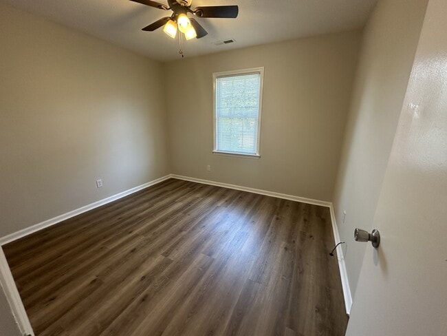 Building Photo - 1205 Cherry Ln