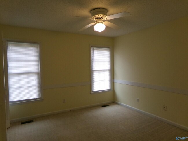 Building Photo - 141 Freedom Way