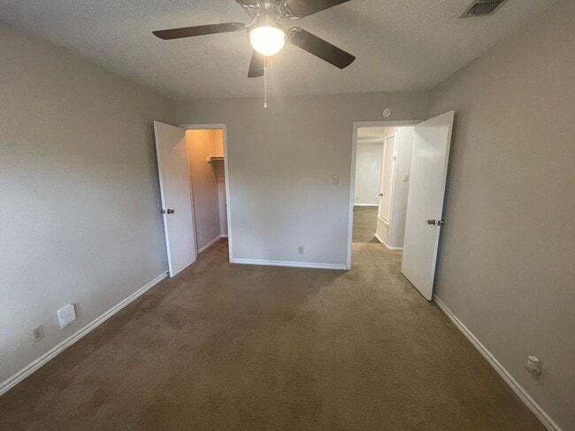 Building Photo - 8916 Hambledon Dr