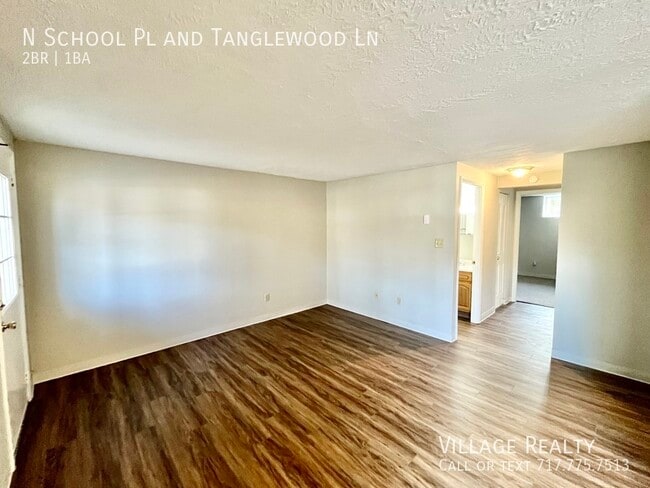 Building Photo - 319 N School Pl