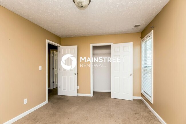 Building Photo - 1556 Marceau Dr