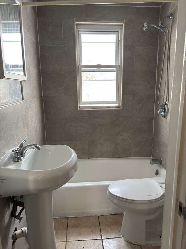 Building Photo - 46 Wayne Ave