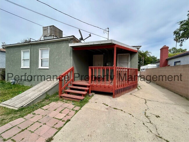 Building Photo - Charming 3 Bed/2 Bath NE Bakersfield Home w/ RBP & $0 Deposit Option