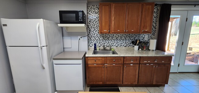 Building Photo - 4212 Misty Ridge Dr