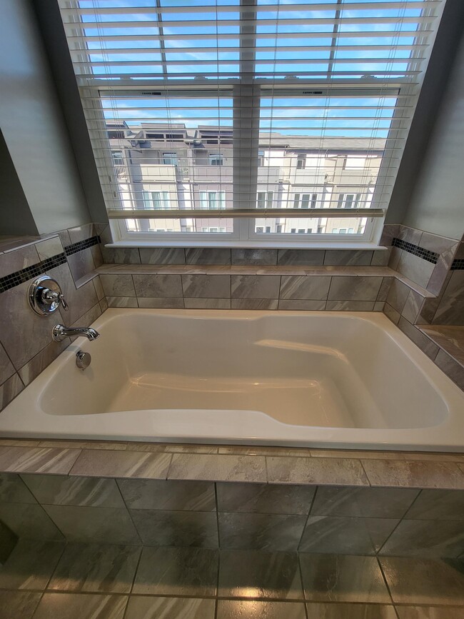 Building Photo - 1438 Wheyfield Dr