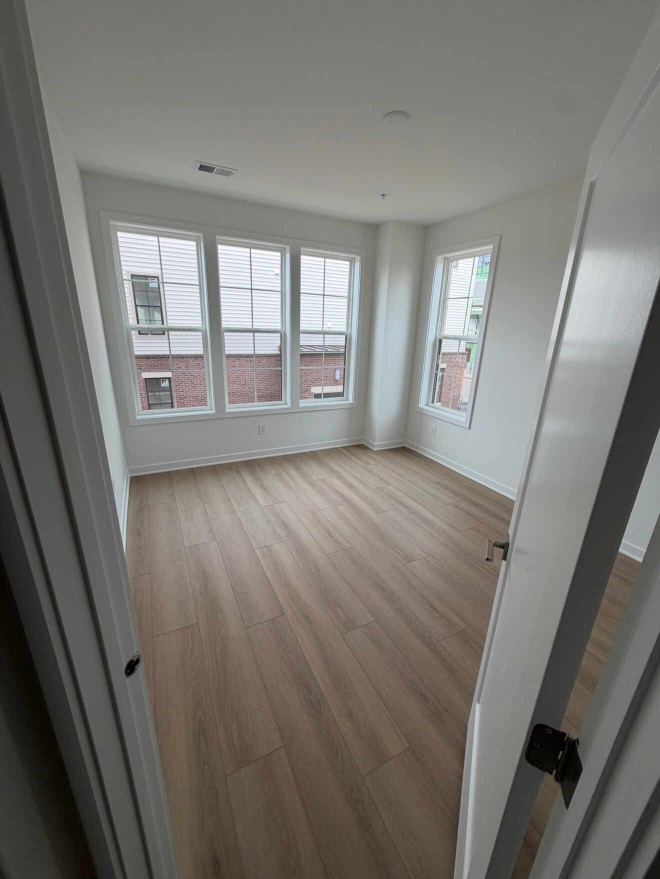 Building Photo - 22125 Little Mount Ter