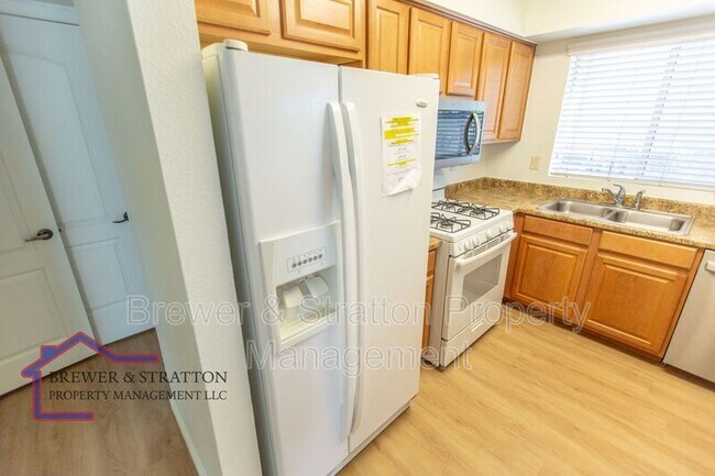 Building Photo - 303 N Miller Rd