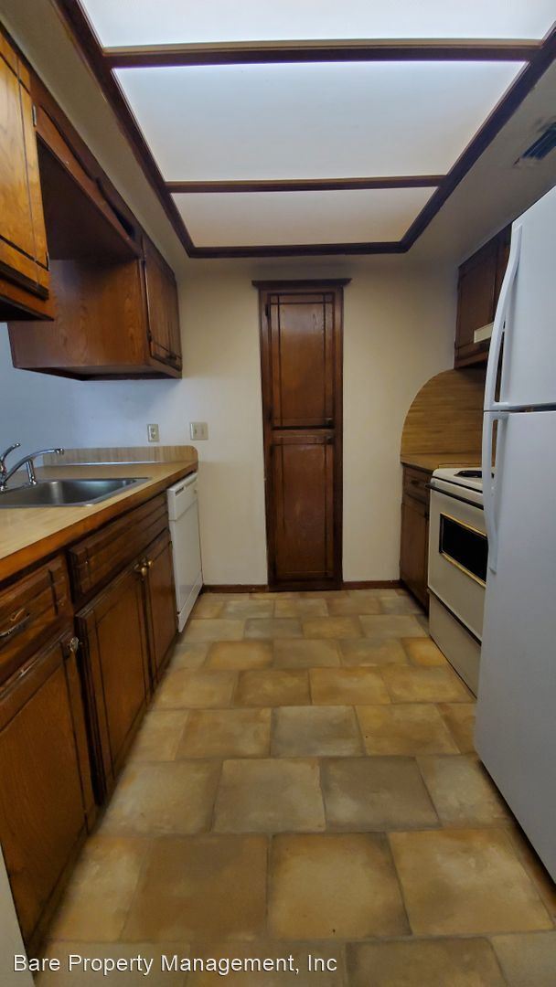 Building Photo - 2 br, 1 bath House - 2002 Twisted Oak Drive