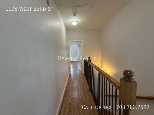 Building Photo - 1108 W 22nd St