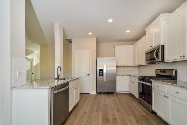 Building Photo - 1102 Princeton Hts Blvd