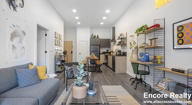 Building Photo - 144 Addison St