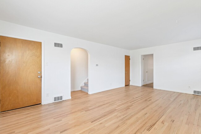 Building Photo - 1713 18th Ave