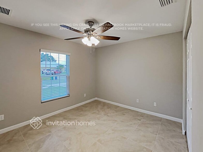 Building Photo - 365 SW Ridgecrest Dr