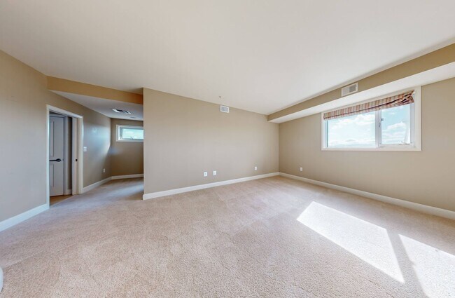 Building Photo - 210 Rocketts Way