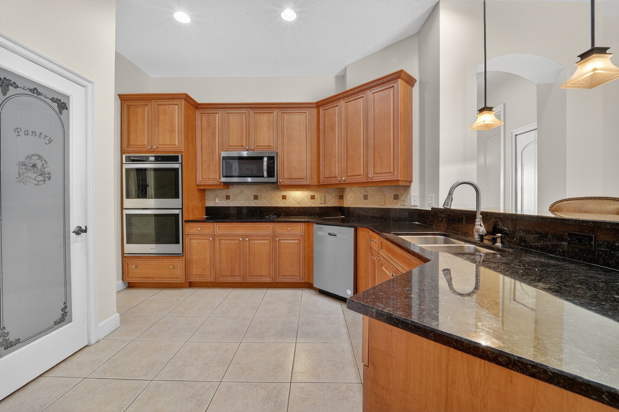 Building Photo - 854 SW Saint Tropez Ct