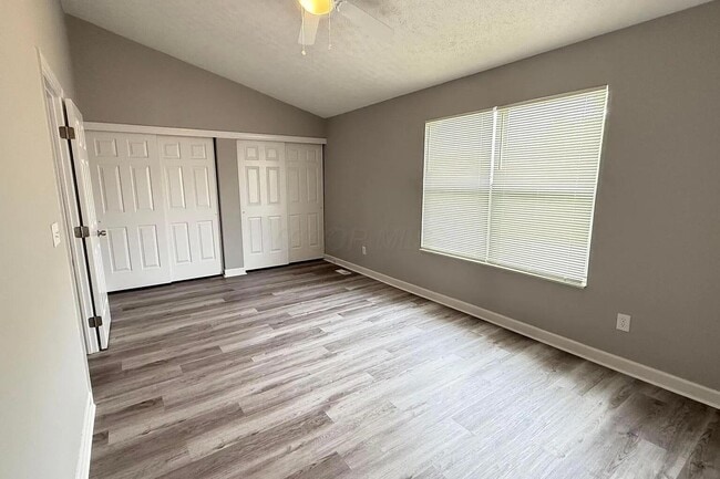 Building Photo - 904 Charleston Way Dr