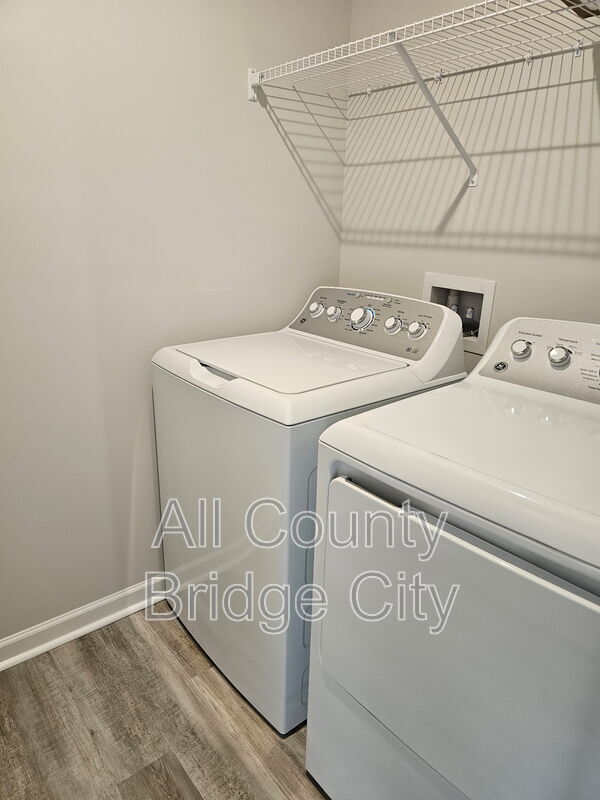 Building Photo - 142 Randwick Ln