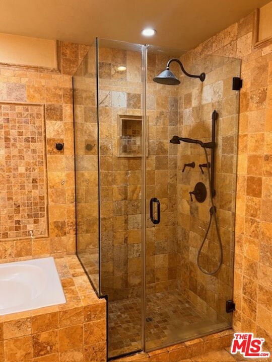 Building Photo - 1880 Veteran Ave