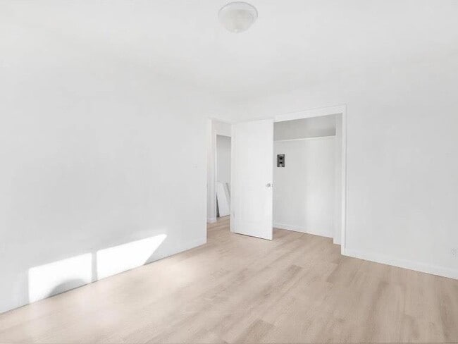 Building Photo - 2133 34th Ave