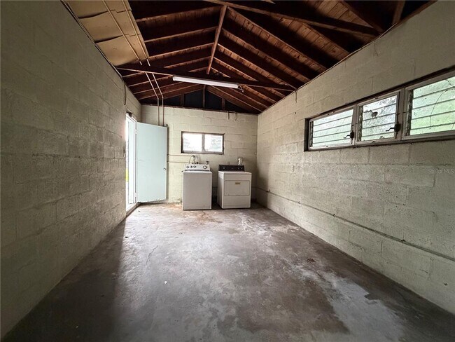 Building Photo - 710 Winthrop Pl