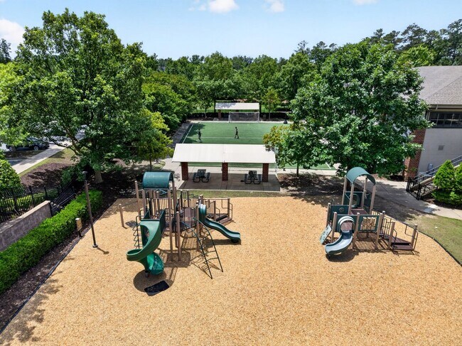 Building Photo - 4007 Jockey Club Circle