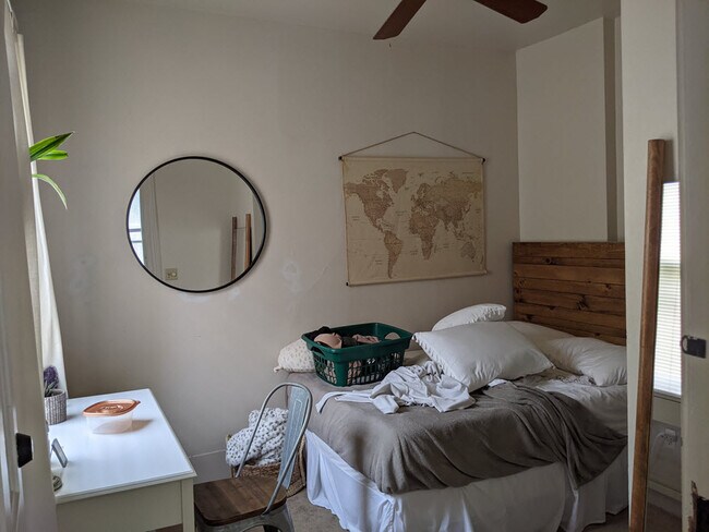 Building Photo - 501 W Forest Ave