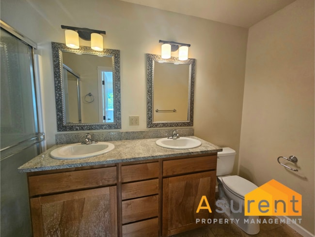 Building Photo - Adorable Jacksonville Duplex Available Now!