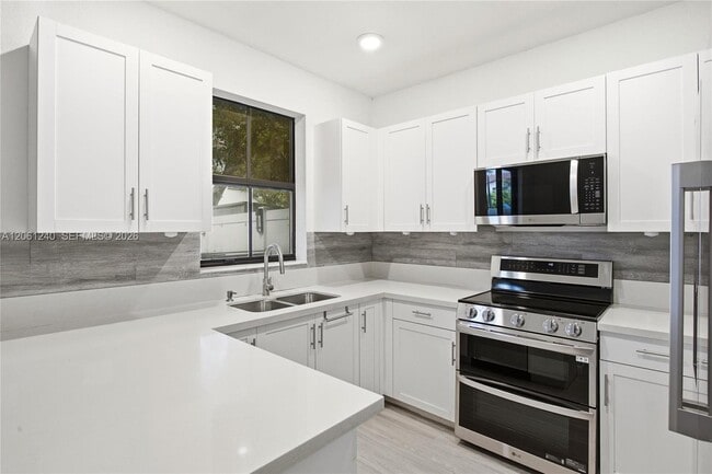 Building Photo - 3430 W 106th Terrace